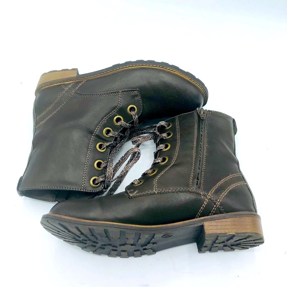 CAT AND JACK COMBAT STYLE BOOTS BLACK LACES INCLUDED. - Picture 6 of 14